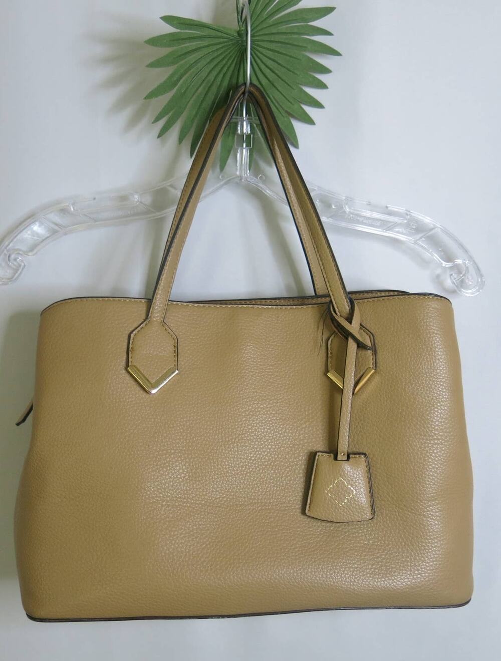 KELLY and KATIE Crossbody Satchel Bag Removeable/Adjustable Strap Zip Tan